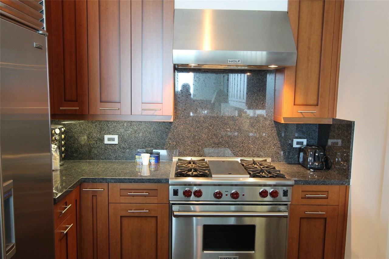 4821 Nasa Pkwy - Photo 4 of 25