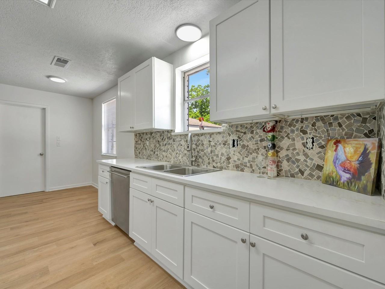 1003 Richvale Ln - Photo 4 of 29