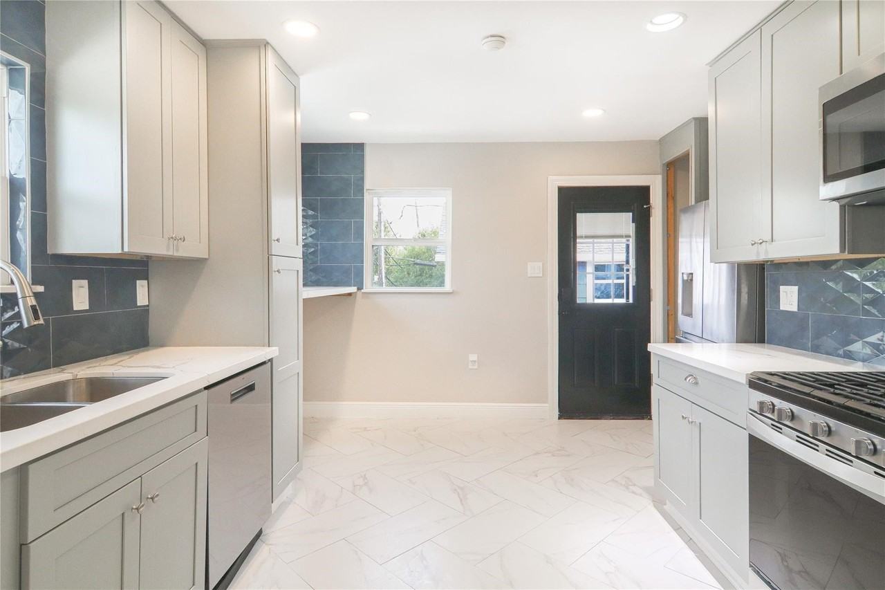 2148 Sul Ross St - Photo 2 of 24