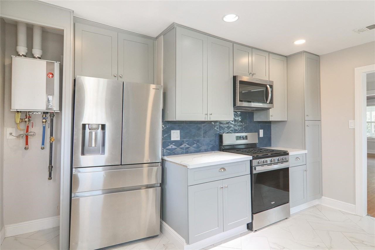 2148 Sul Ross St - Photo 3 of 24
