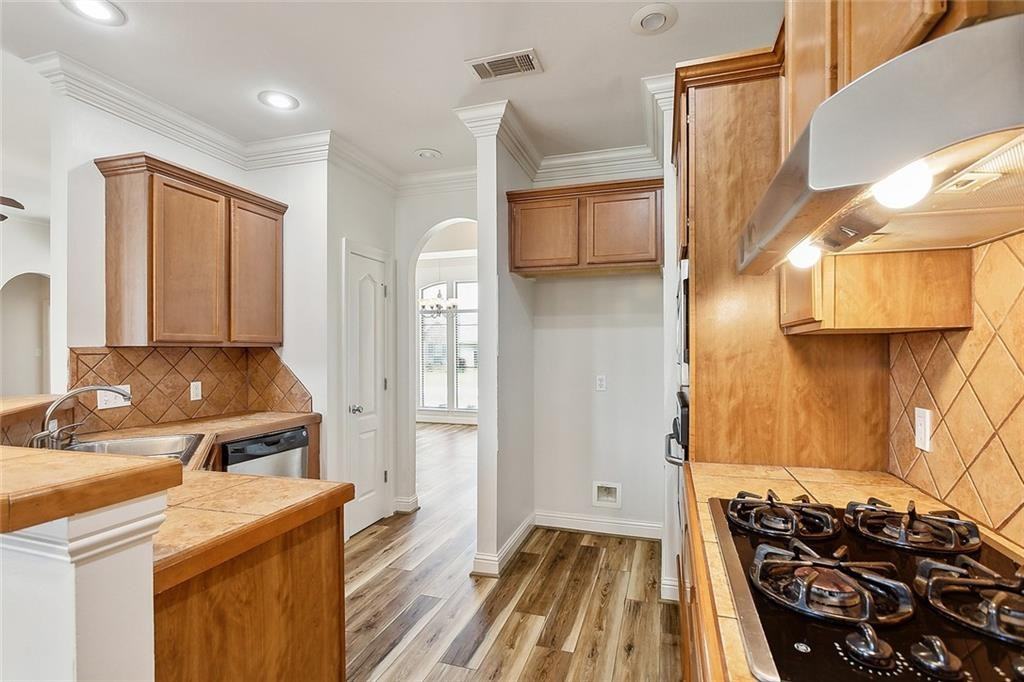 218 Stonebridge Cv - Photo 4 of 16