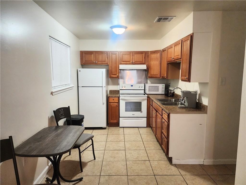 111 Lambda St ##4 - Photo 6 of 15