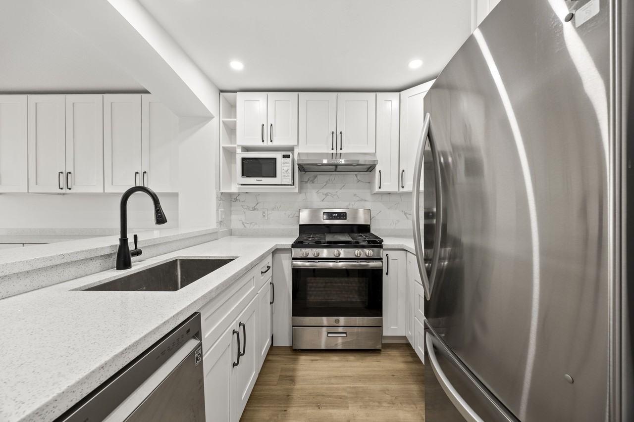 9339 University Crescent #308 - Photo 6 of 24