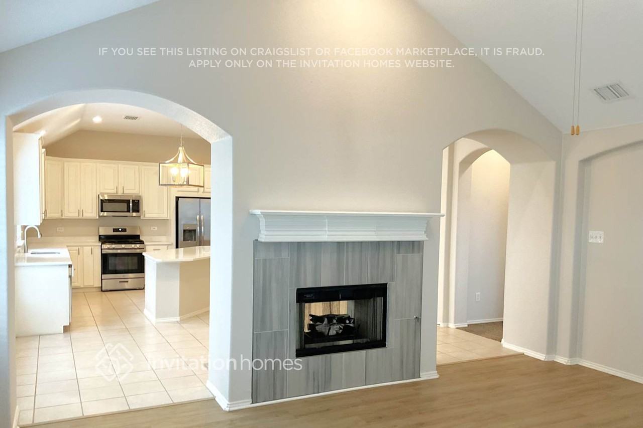 8008 Laurel Oak Dr - Photo 5 of 14