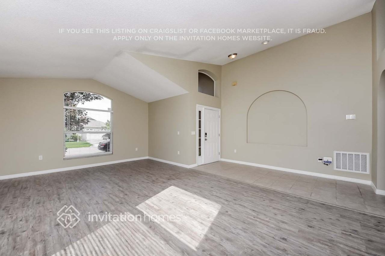 3232 Harpers Ferry Ct - Photo 4 of 21