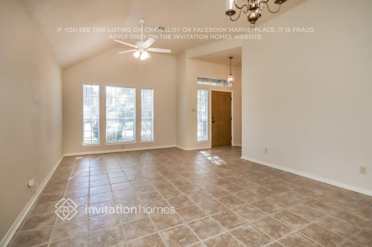 7327 Maple Walk Dr - Photo 2 of 12