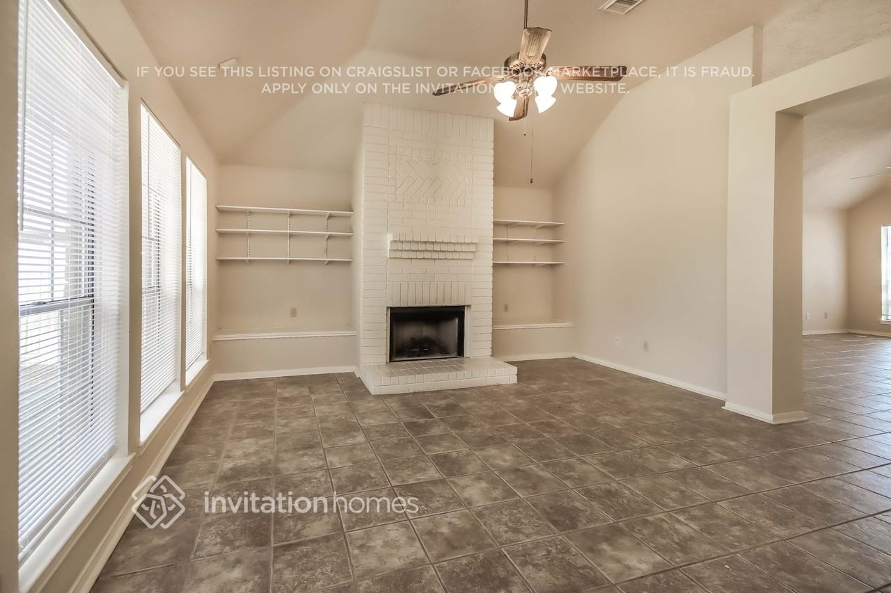 7327 Maple Walk Dr - Photo 4 of 12