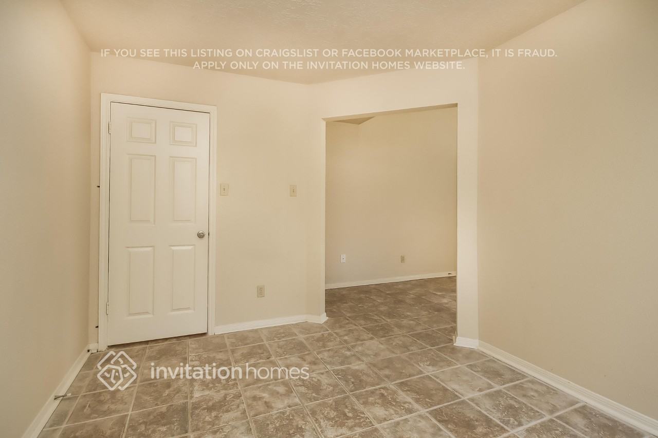 7327 Maple Walk Dr - Photo 7 of 12