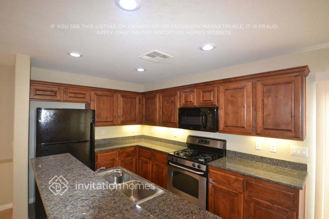6463 Ness Gardens Ct - Photo 3 of 11