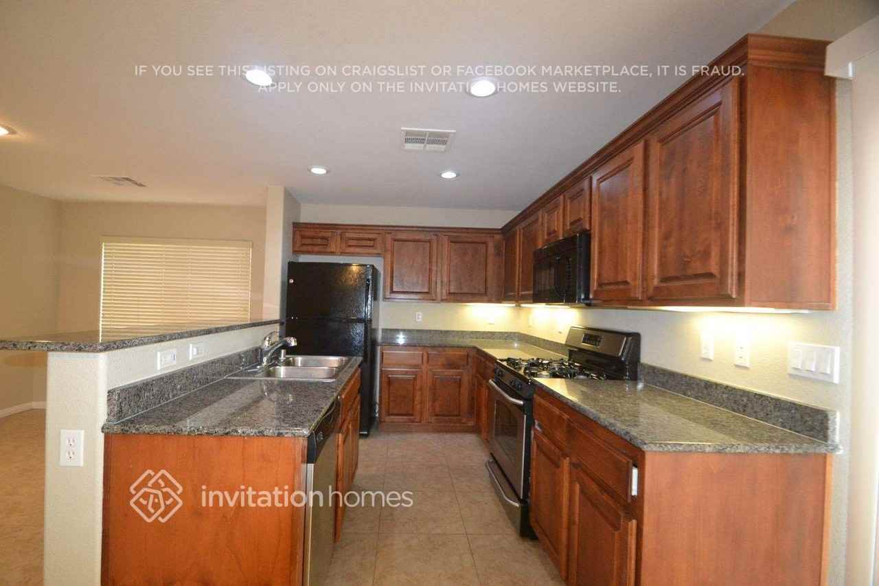 6463 Ness Gardens Ct - Photo 4 of 11
