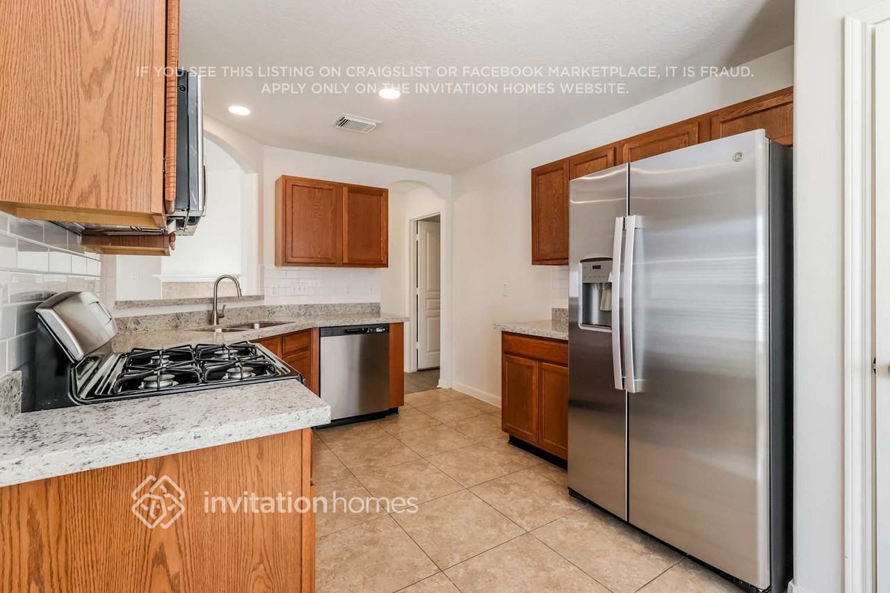 15814 Little Miss Creek Dr - Photo 4 of 17