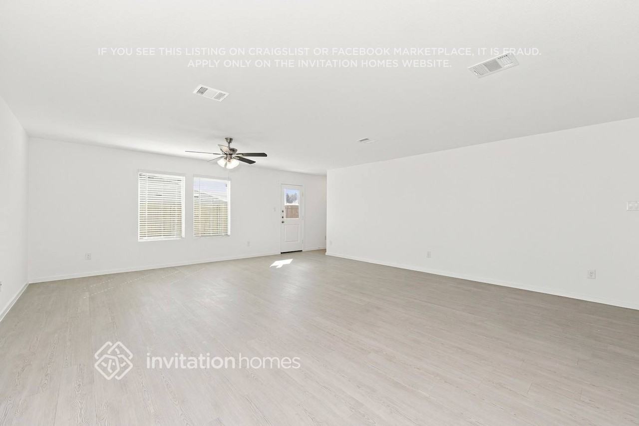 1309 Still Pond Dr - Photo 3 of 17
