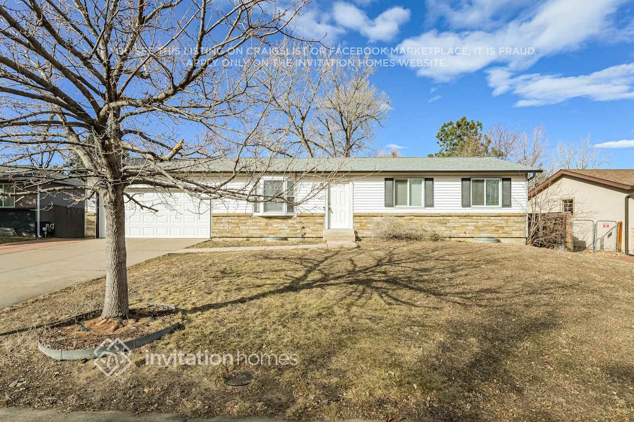 2881 S Olathe Ct - Photo 4 of 18