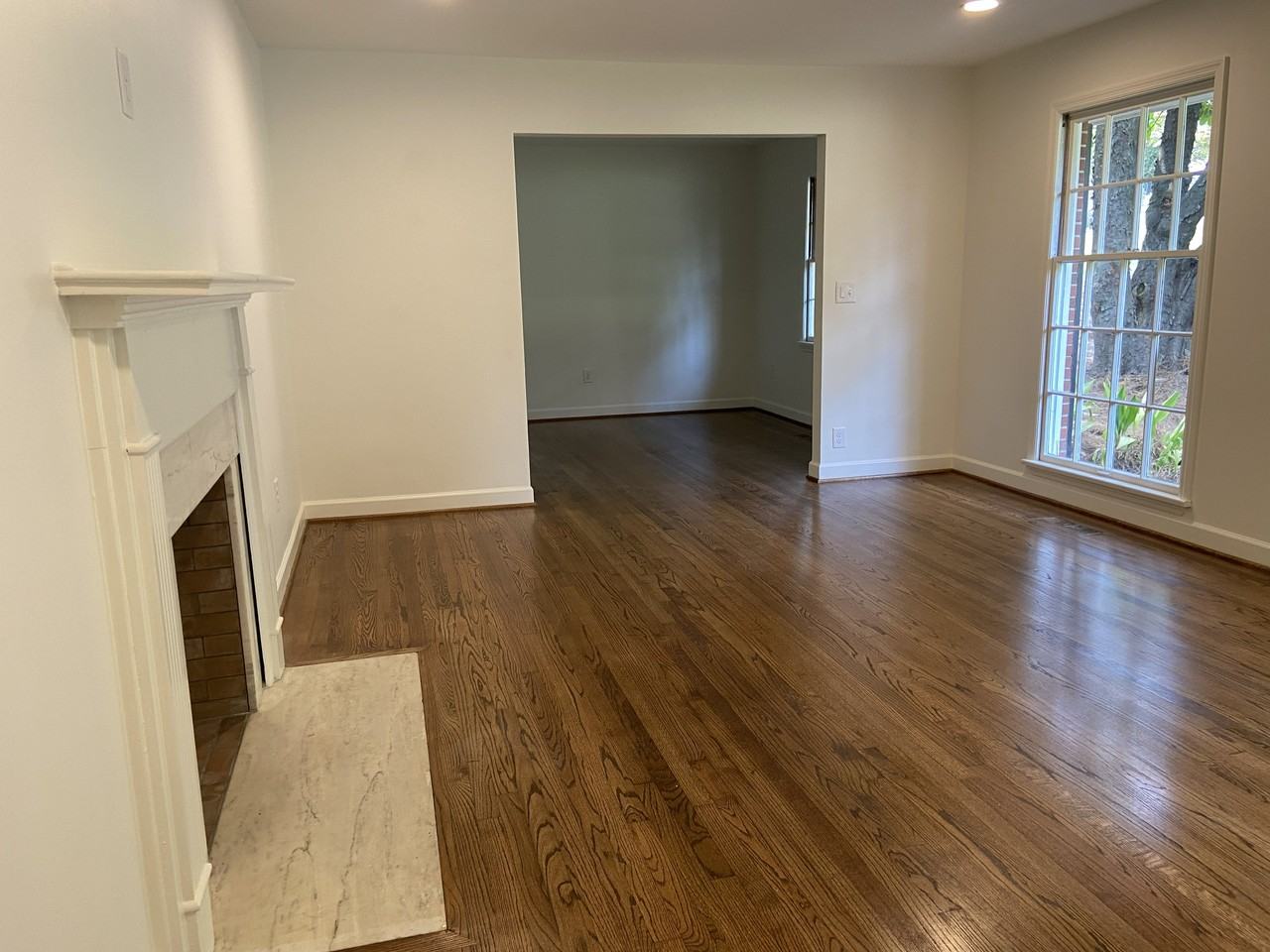 1719 Windsor Boulevard - Photo 4 of 30