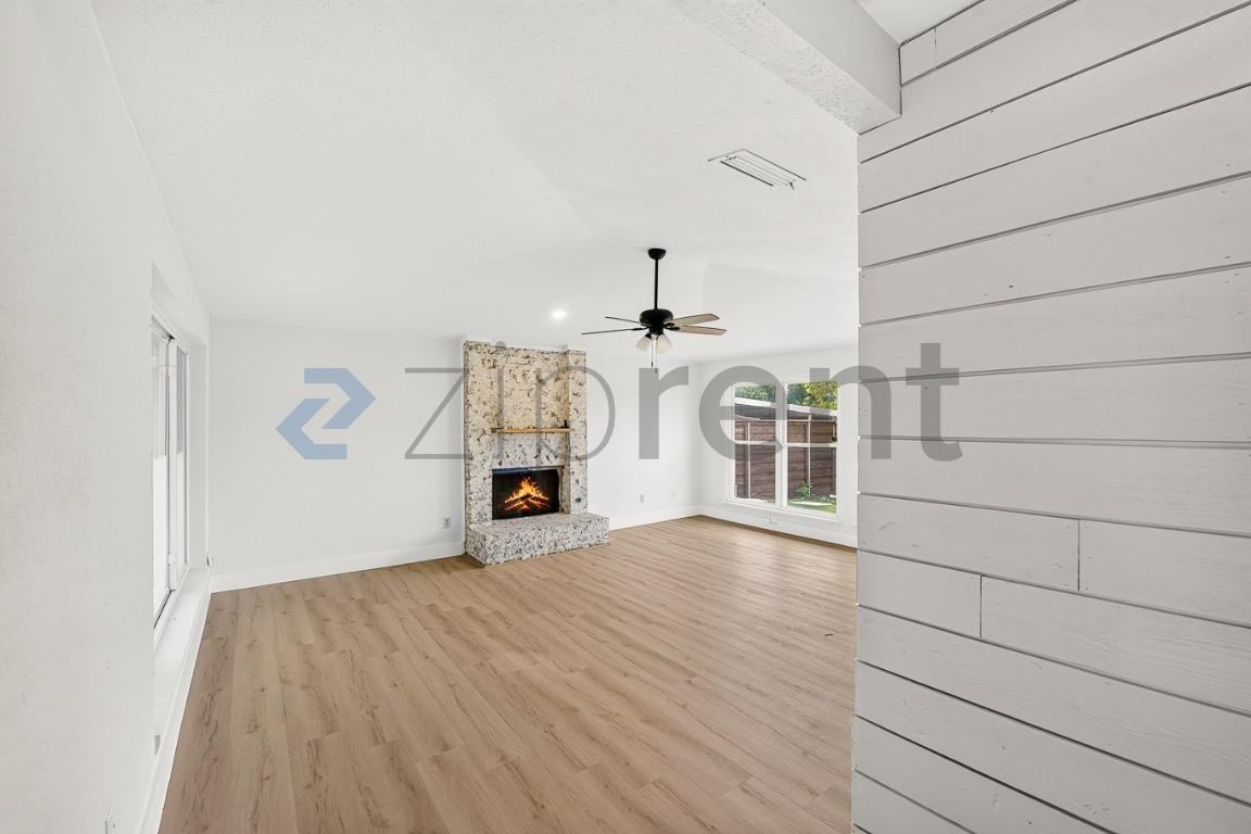 3709 Westminster Dr - Photo 5 of 28