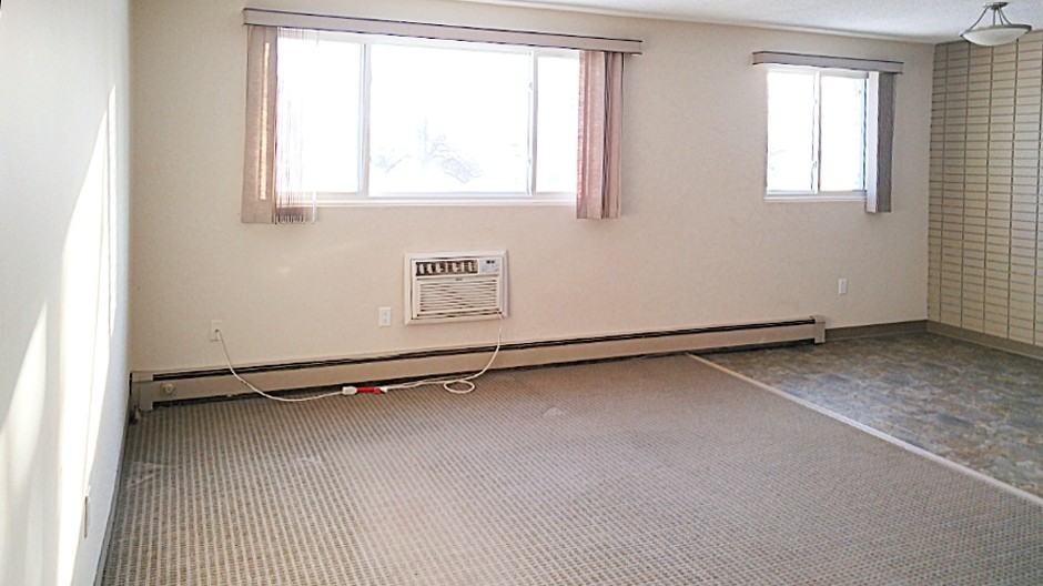 Ashwood Manor - Photo 3 of 18