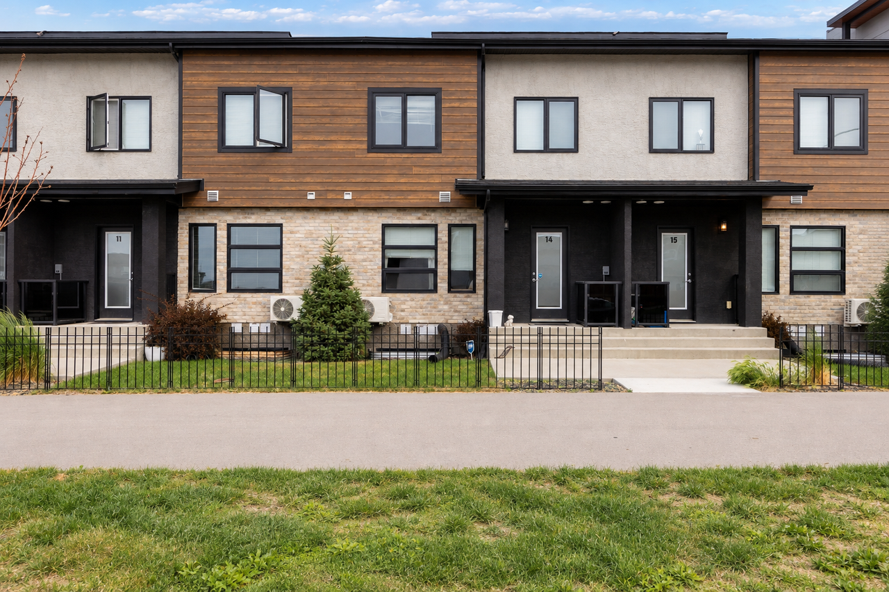 Woodford Townhomes - Photo 3 of 49