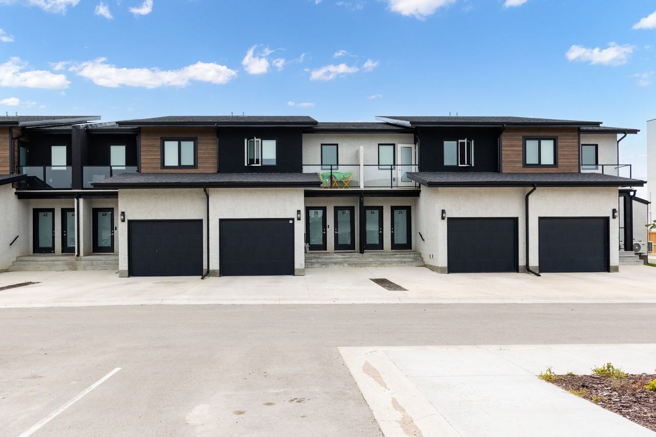 Woodford Townhomes - Photo 4 of 49