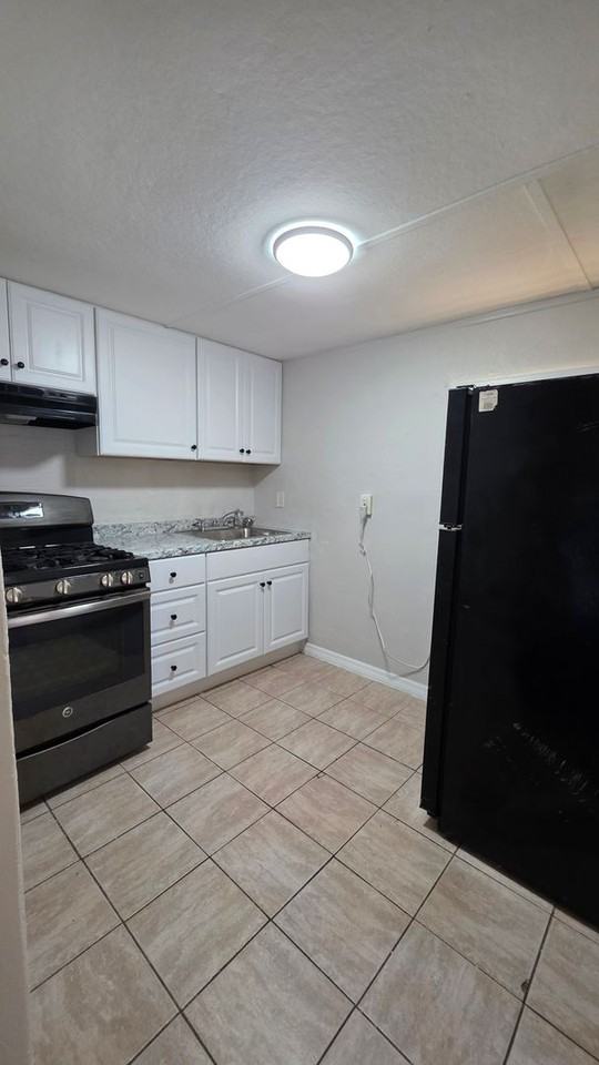 1214 S Ridgewood Ave #5 - Photo 3 of 6