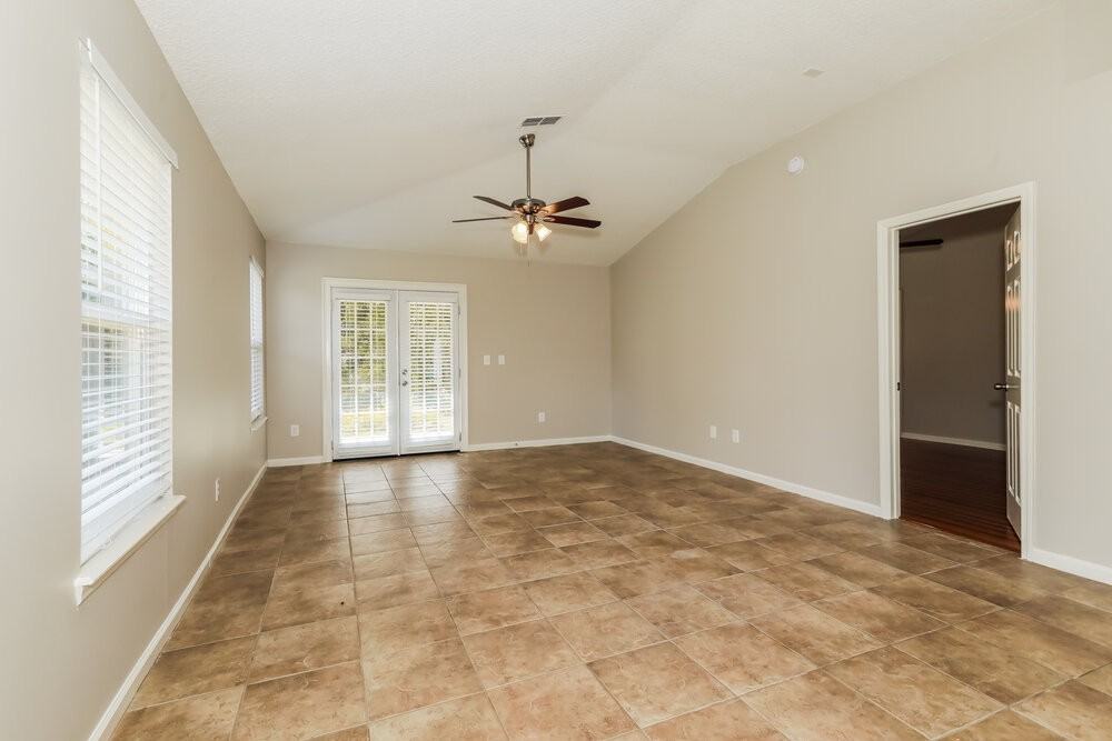 304 Southlake Dr - Photo 6 of 16