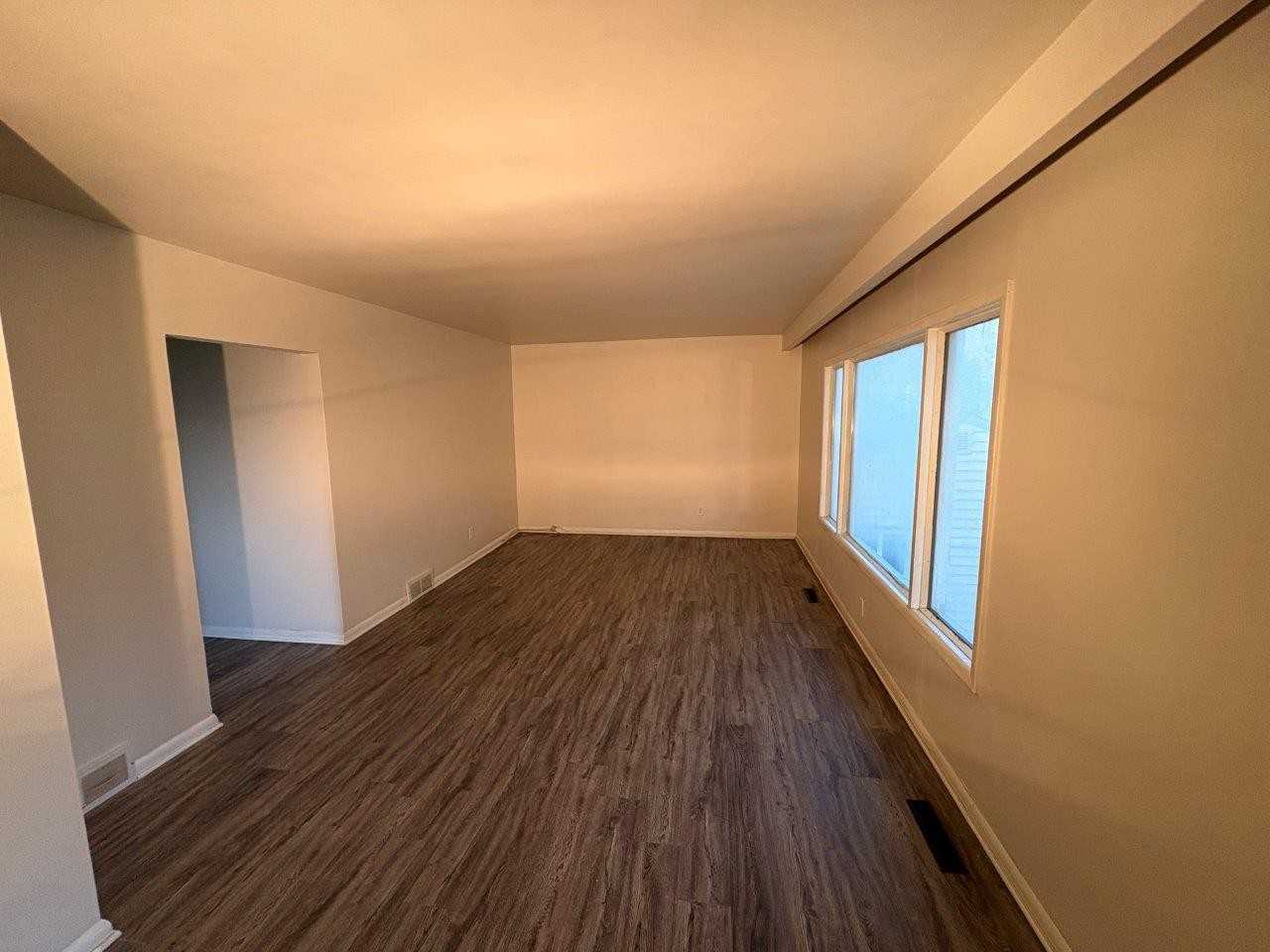 85 Elmwood Rd - Photo 3 of 14