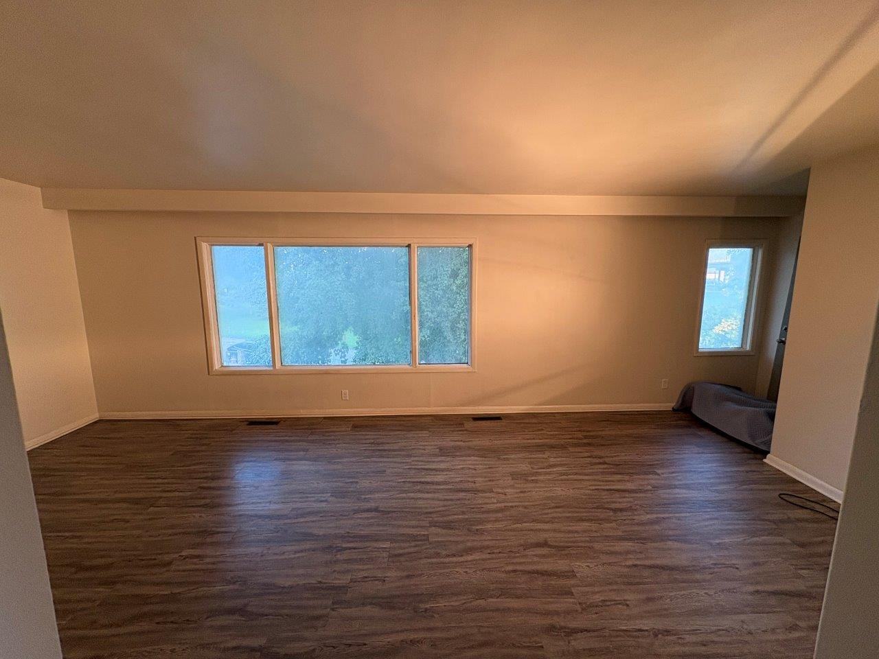 85 Elmwood Rd - Photo 5 of 14