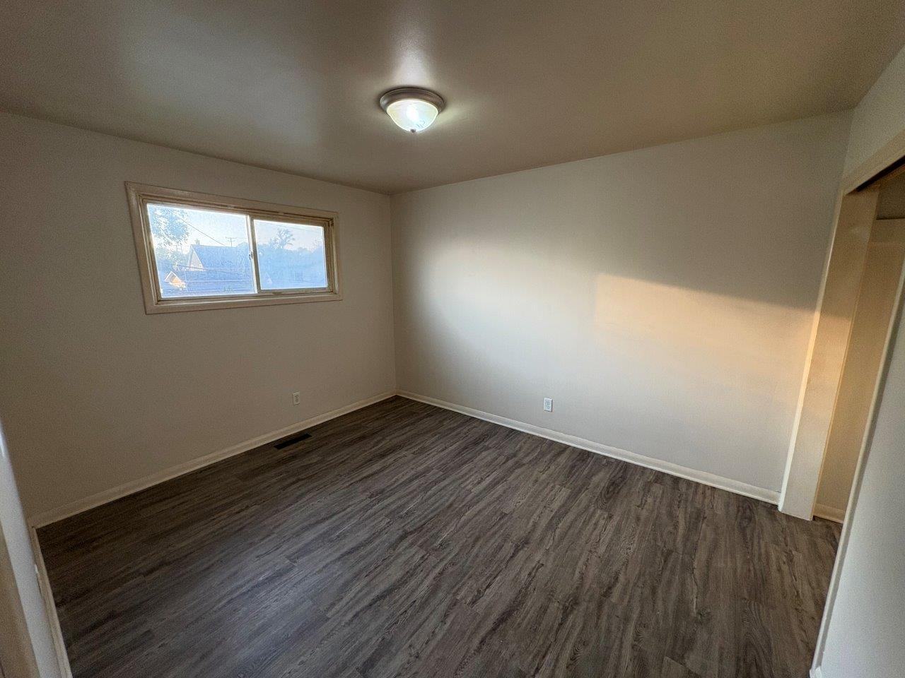 85 Elmwood Rd - Photo 6 of 14