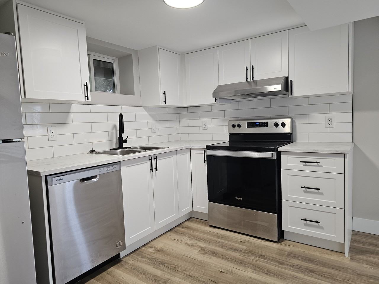 105 Linwood Ave - Photo 5 of 11