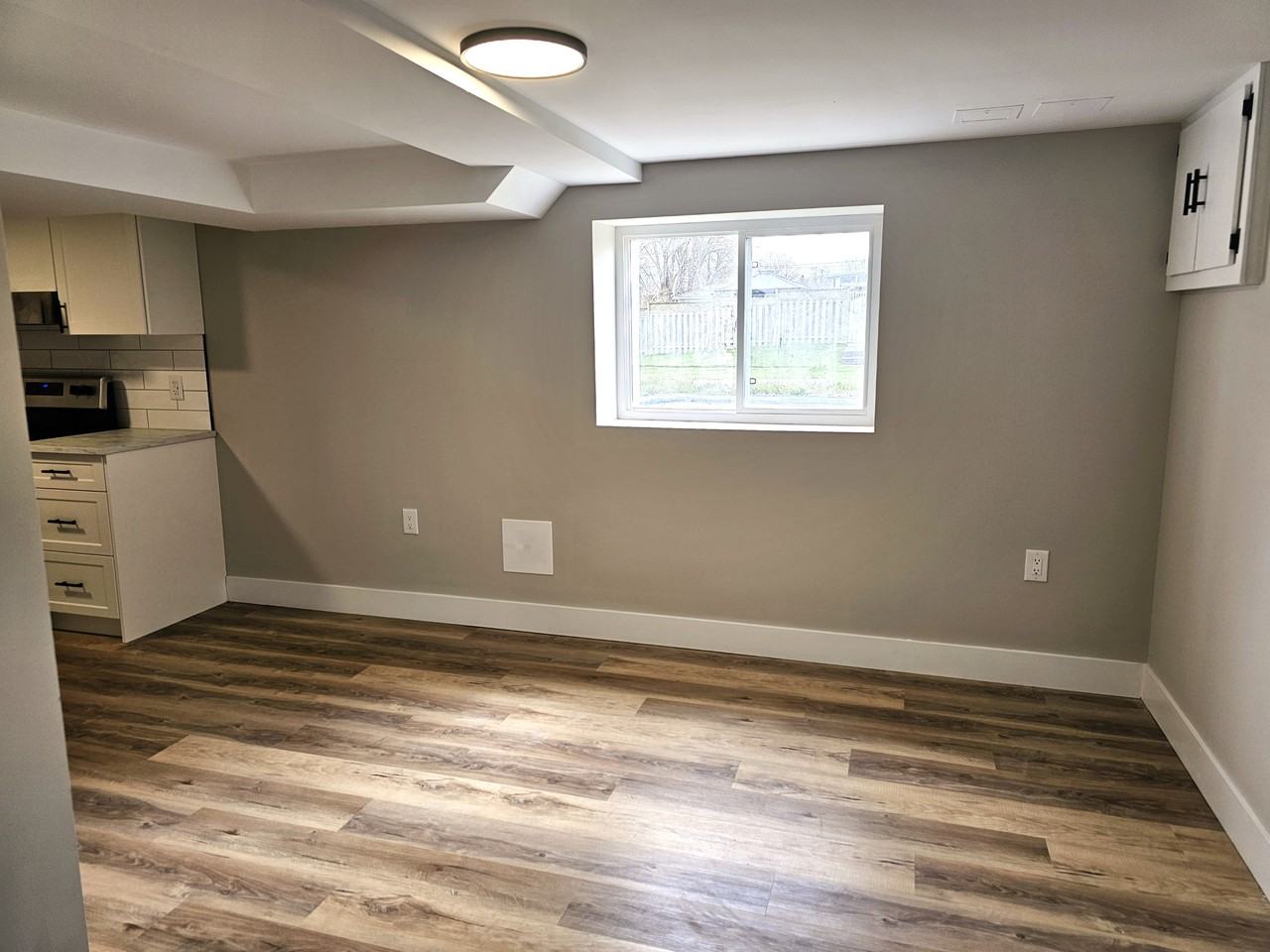 105 Linwood Ave - Photo 6 of 11