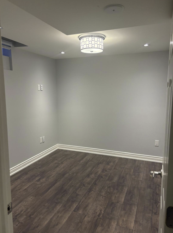 161 Cranbrook Cres - Photo 2 of 6
