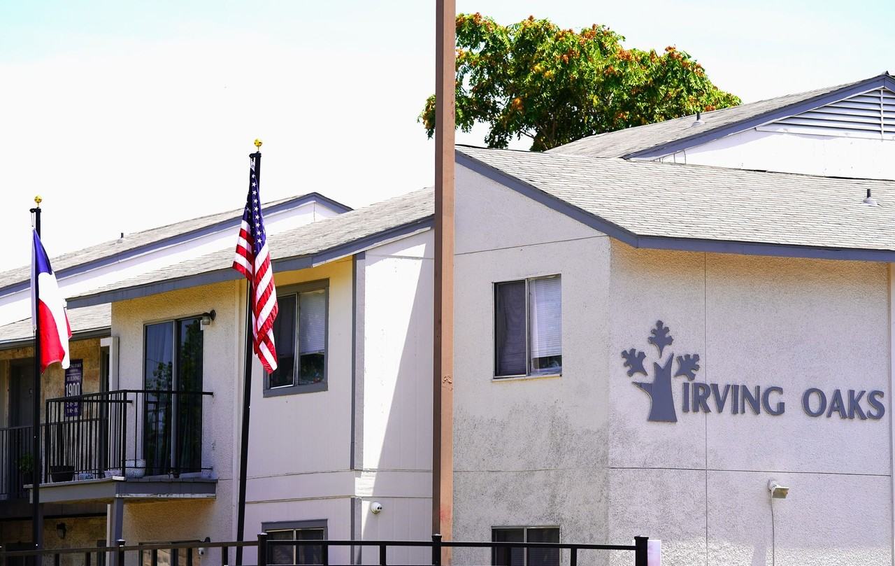 Irving Oaks Apartments - Photo 2 of 38