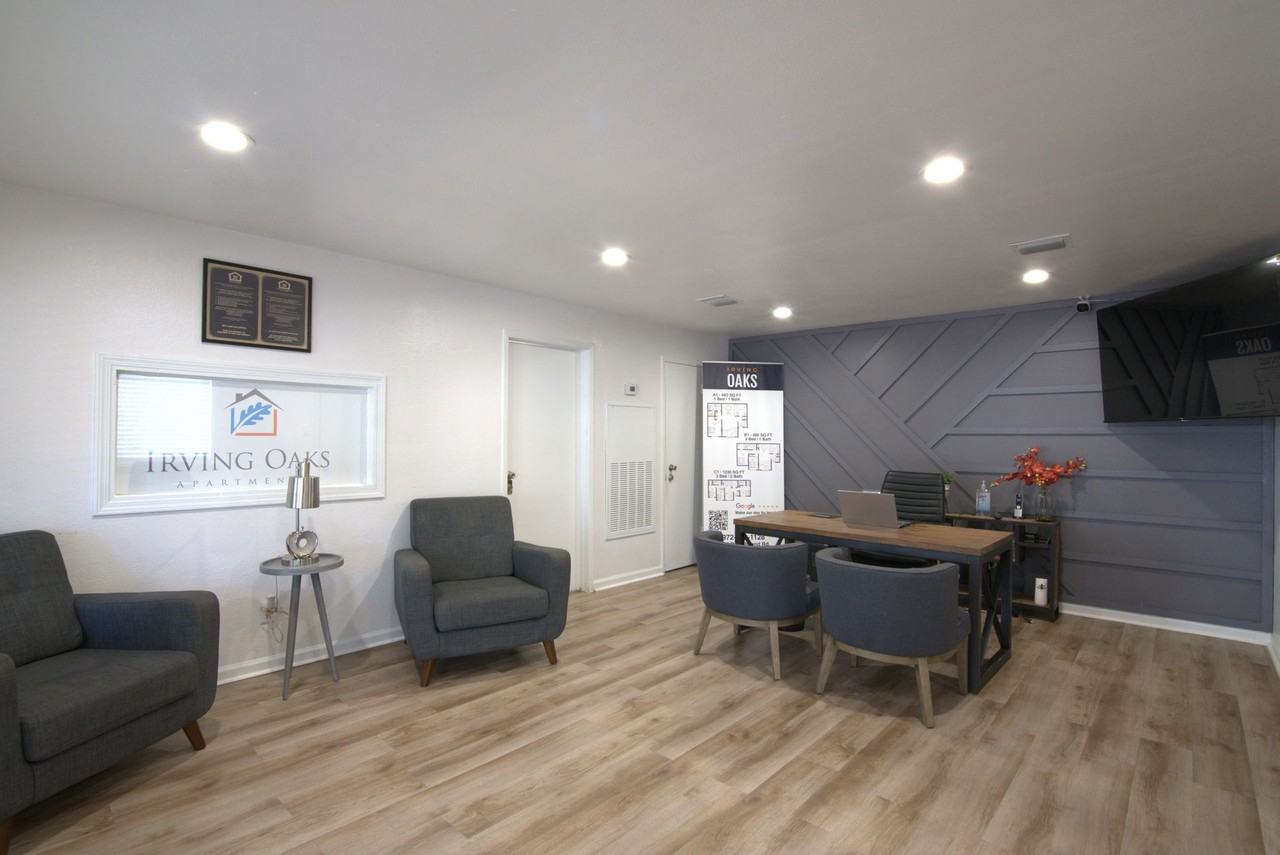 Irving Oaks Apartments - Photo 4 of 38