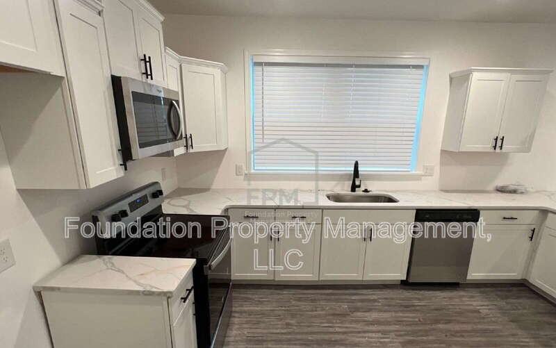 1015 N Willett St - Photo 3 of 13