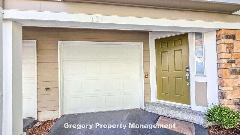 7214 Ne 182nd St - Photo 2 of 32
