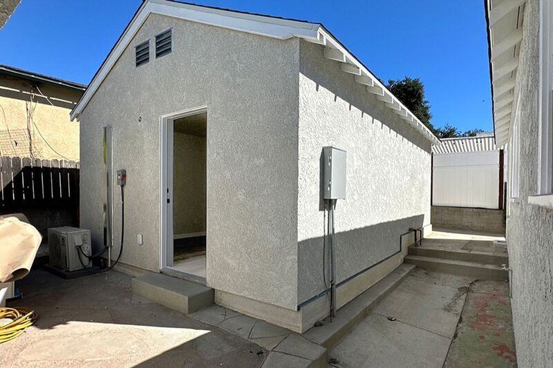 10098 Tujunga Canyon Blvd/10002 Pinewood Ave - Photo 3 of 9