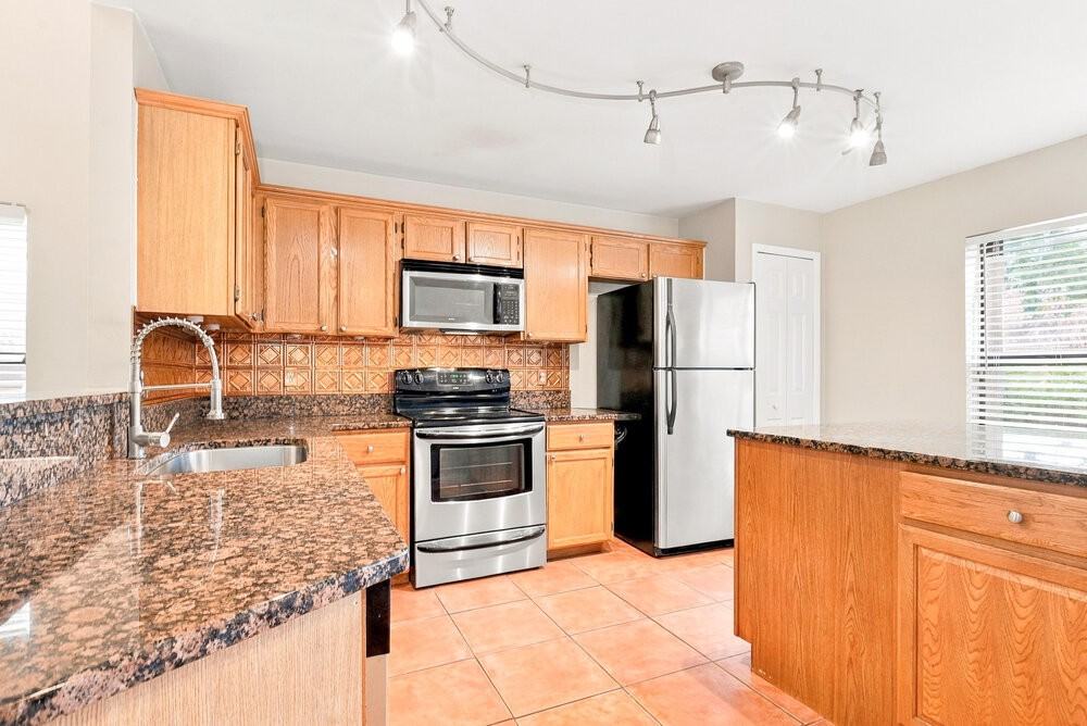 420 Mainsail Ct - Photo 7 of 16