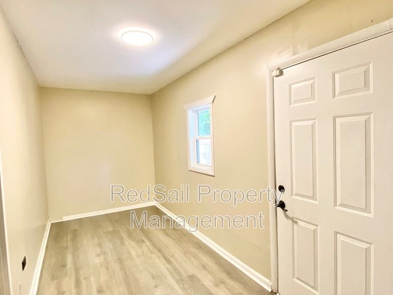 16 Otsego Dr - Photo 6 of 10