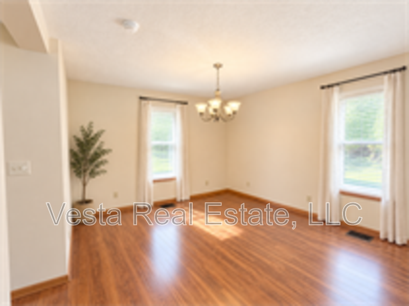 300 E Cypress St - Photo 3 of 13