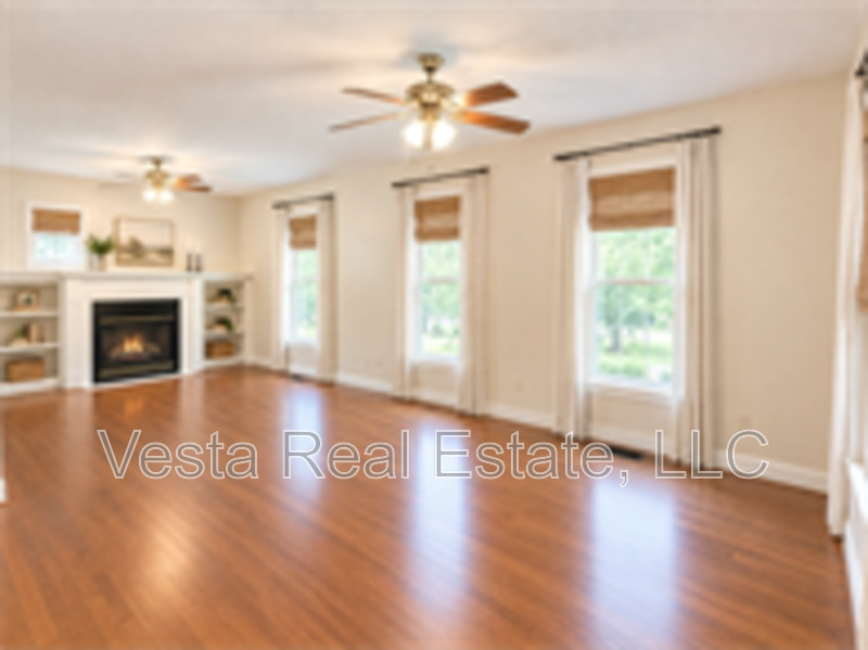 300 E Cypress St - Photo 4 of 13