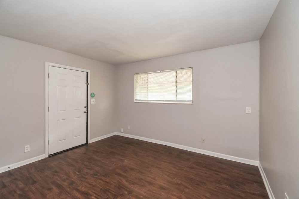 6865 Goldilocks Ln - Photo 4 of 16