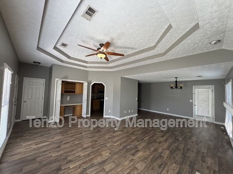 7124 Vinings Ct - Photo 3 of 28