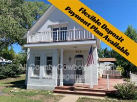 featured image of 703 E University Ave