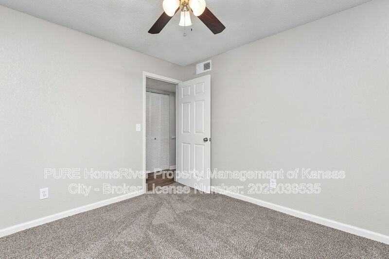 3702 Warwick Blvd #8 - Photo 5 of 8