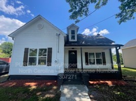 featured image of 209 N Davis Ave