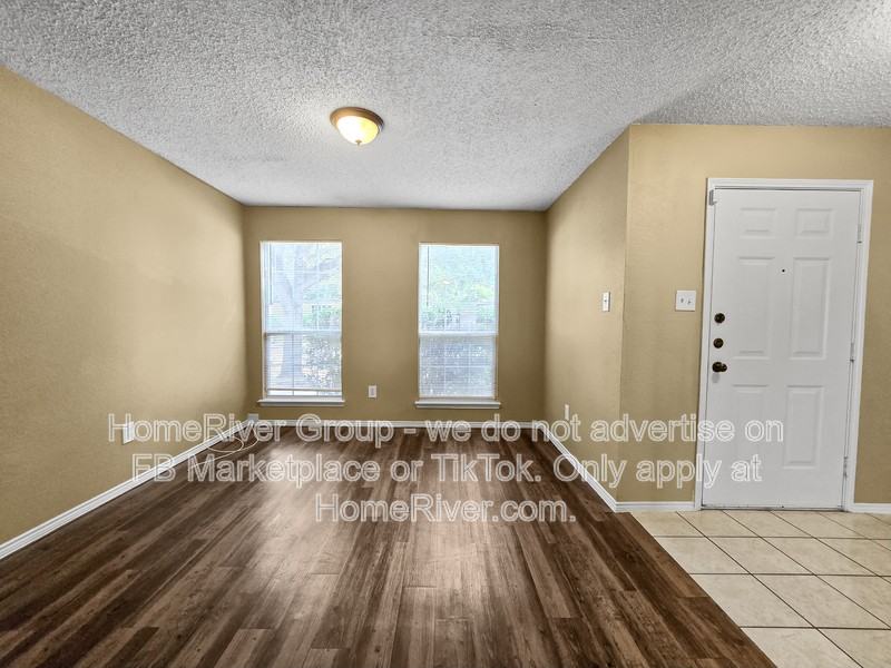 171 Palm Dr - Photo 3 of 22
