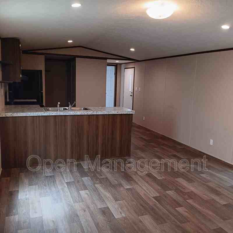 2501 Martin Luther King Blvd - Photo 4 of 11
