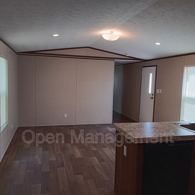 2501 Martin Luther King Blvd - Photo 5 of 11