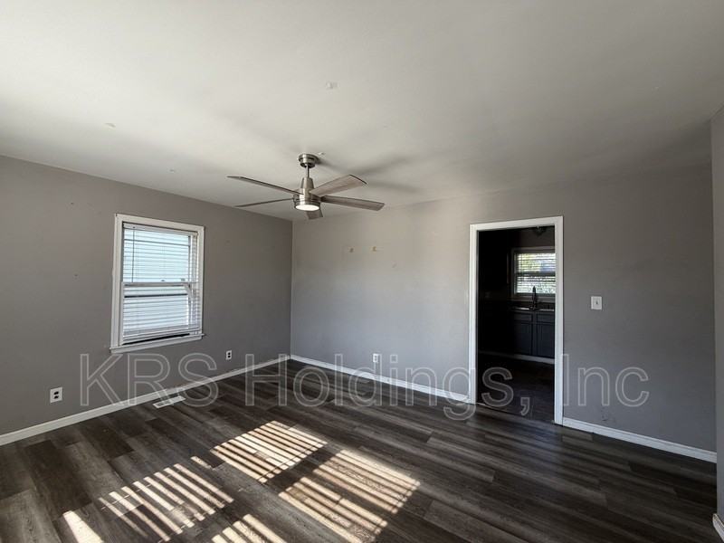 2 Skyland Dr - Photo 2 of 5