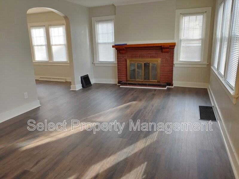 1321 Clara Ave - Photo 2 of 14