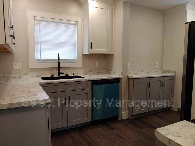 1321 Clara Ave - Photo 5 of 14